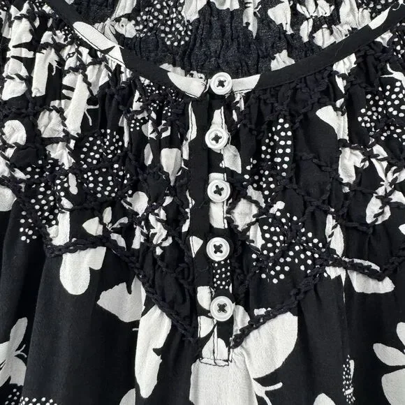 Talbots Top Womens L Black Butterfly Smocked Scoop Neck 3/4 Sleeves Elastic Cuff - Picture 5 of 15